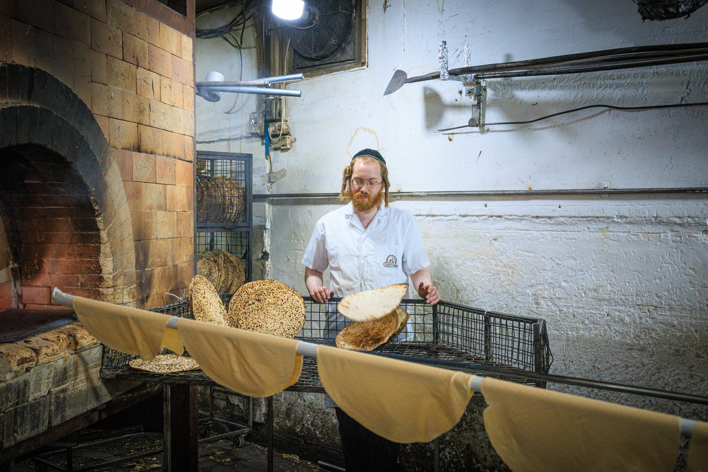 אפיית מצות בבני ברק