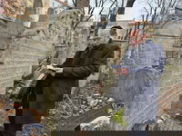 בתפילה על קברו של הנודע ביהודה זצ"ל