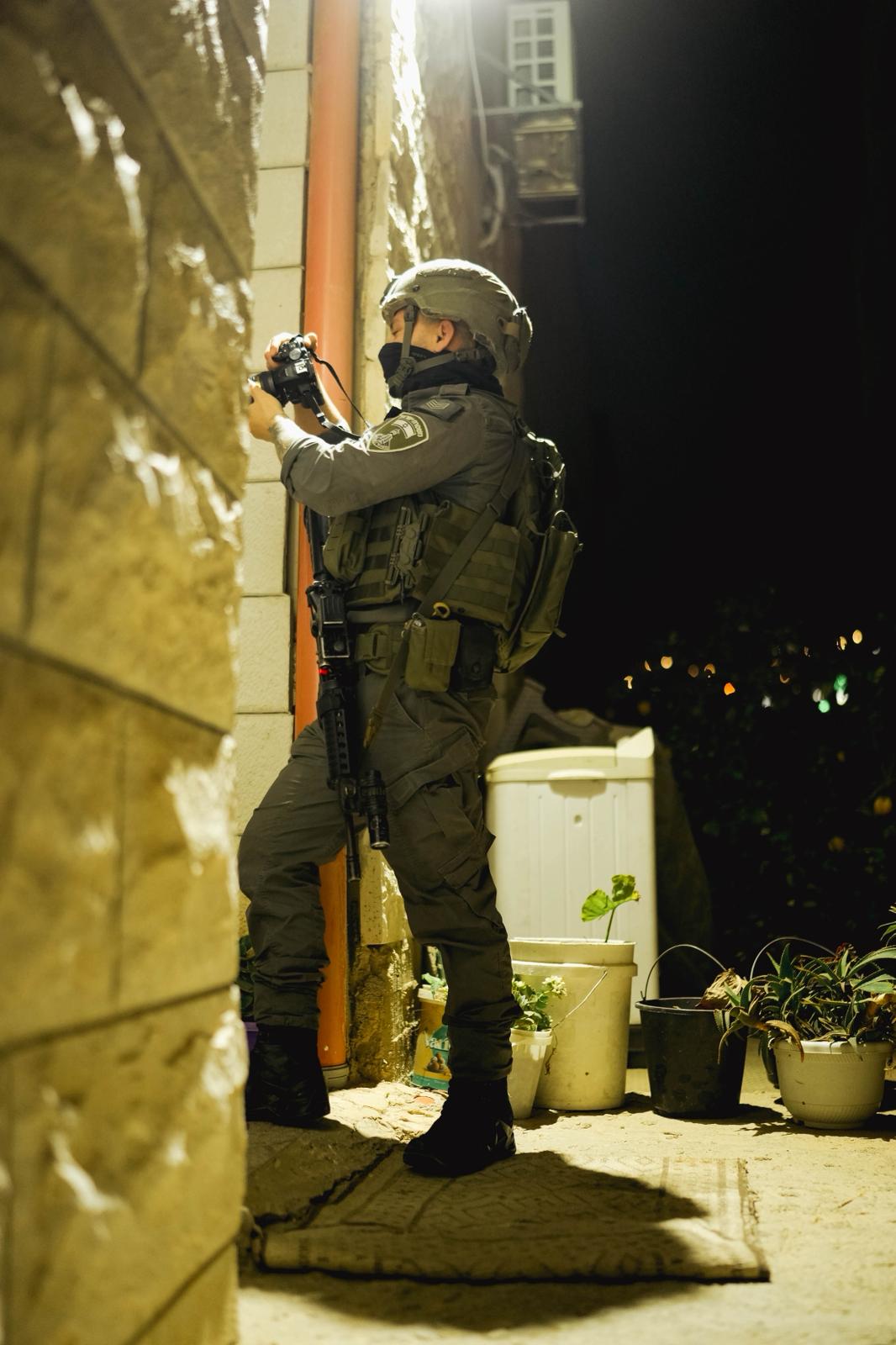 שכם: המסתערבים עצרו 4 מבוקשים בחשד לייצור, הפצה והשלכת מטעני חבלה