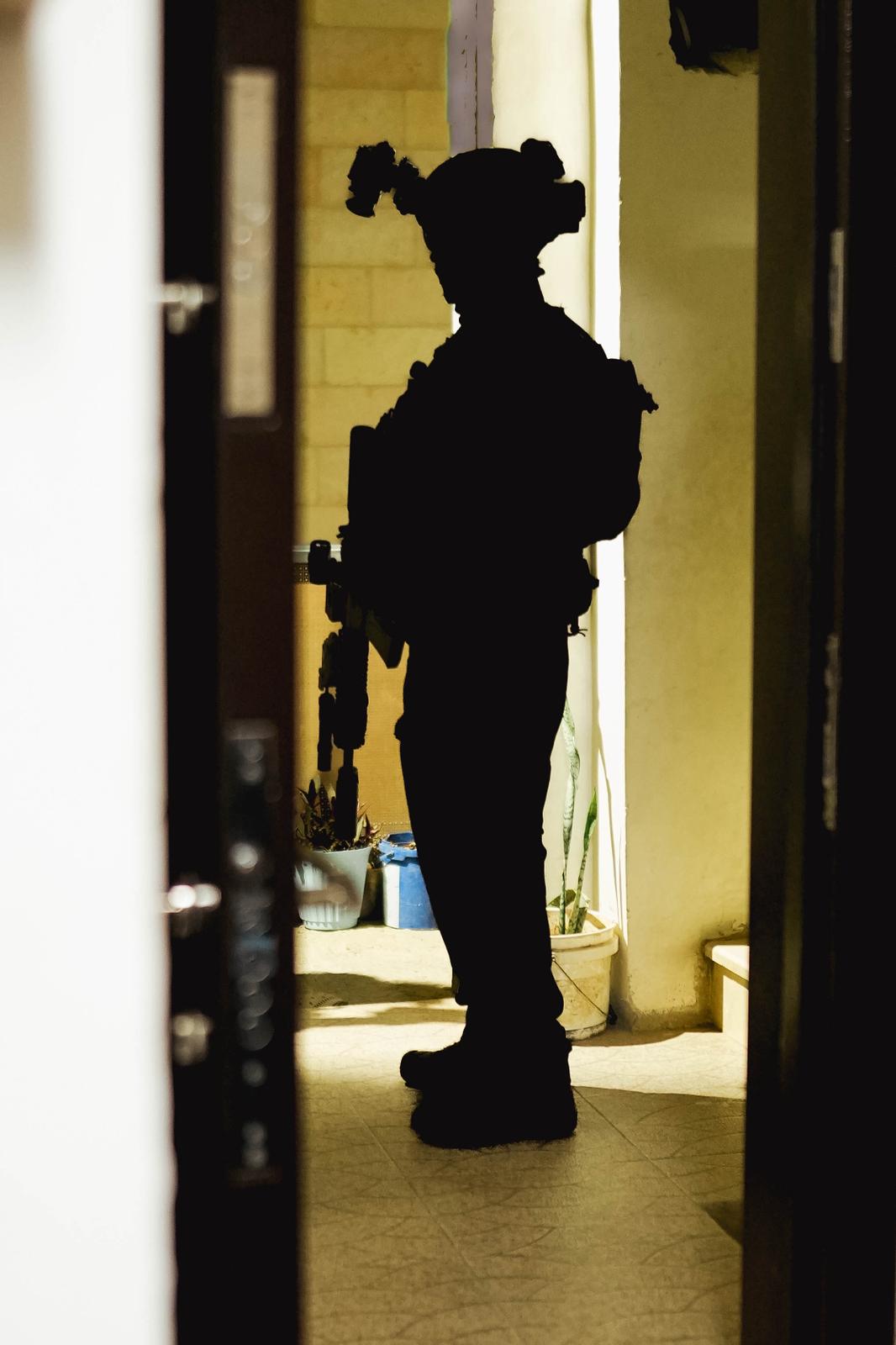 שכם: המסתערבים עצרו 4 מבוקשים בחשד לייצור, הפצה והשלכת מטעני חבלה