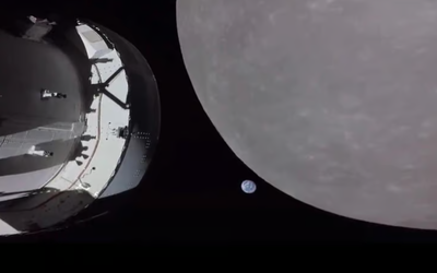 החללית, הירח - והנקודה הקטנה: כדור הארץ