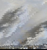 איראן דחתה את ההצעה להפסקת אש; תקיפות באי הנפט - והאיומים מחריפים