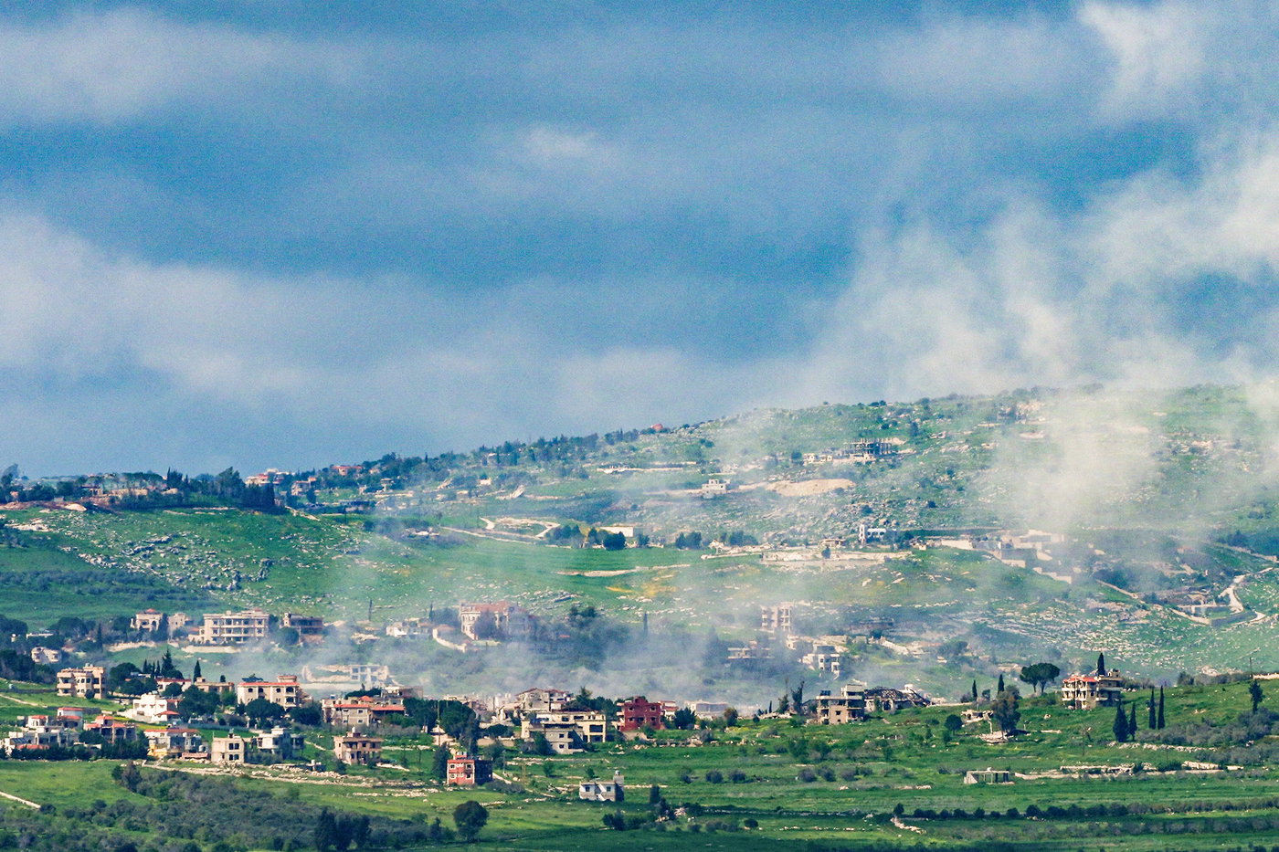 עשן עולה לאחר תקיפות בלבנון, אילוסטרציה