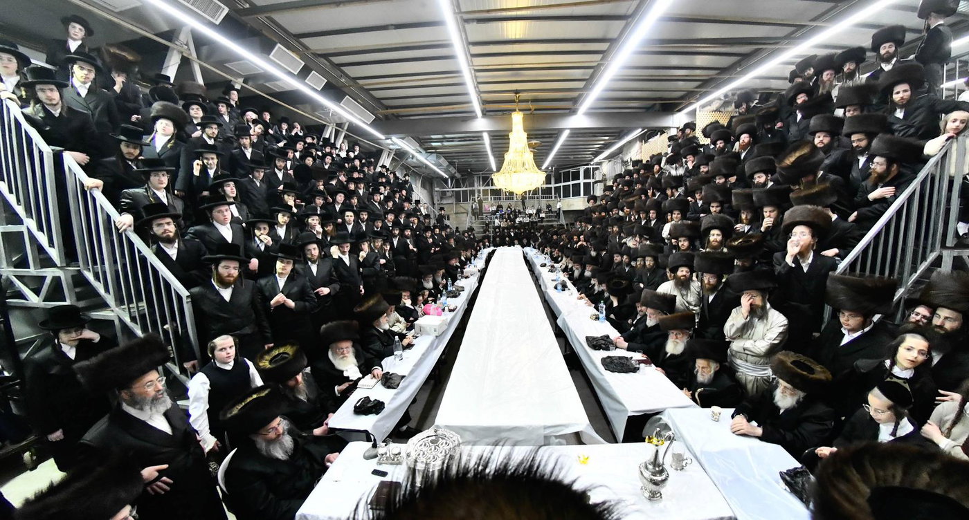 האדמו"ר מפינסק קרלין בטיש חוה"מ פסח