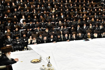 טיש נעילת החג פסח בדארג