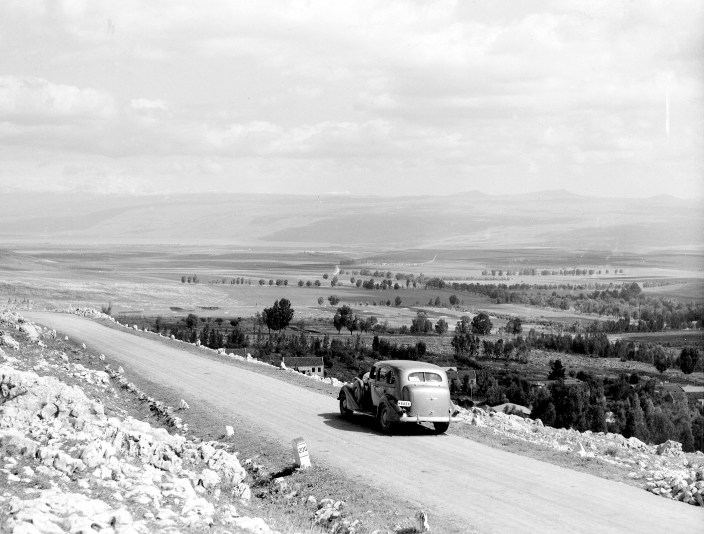 הדרך לצפת מעל המושבה ראש פינה, בשנת 1940