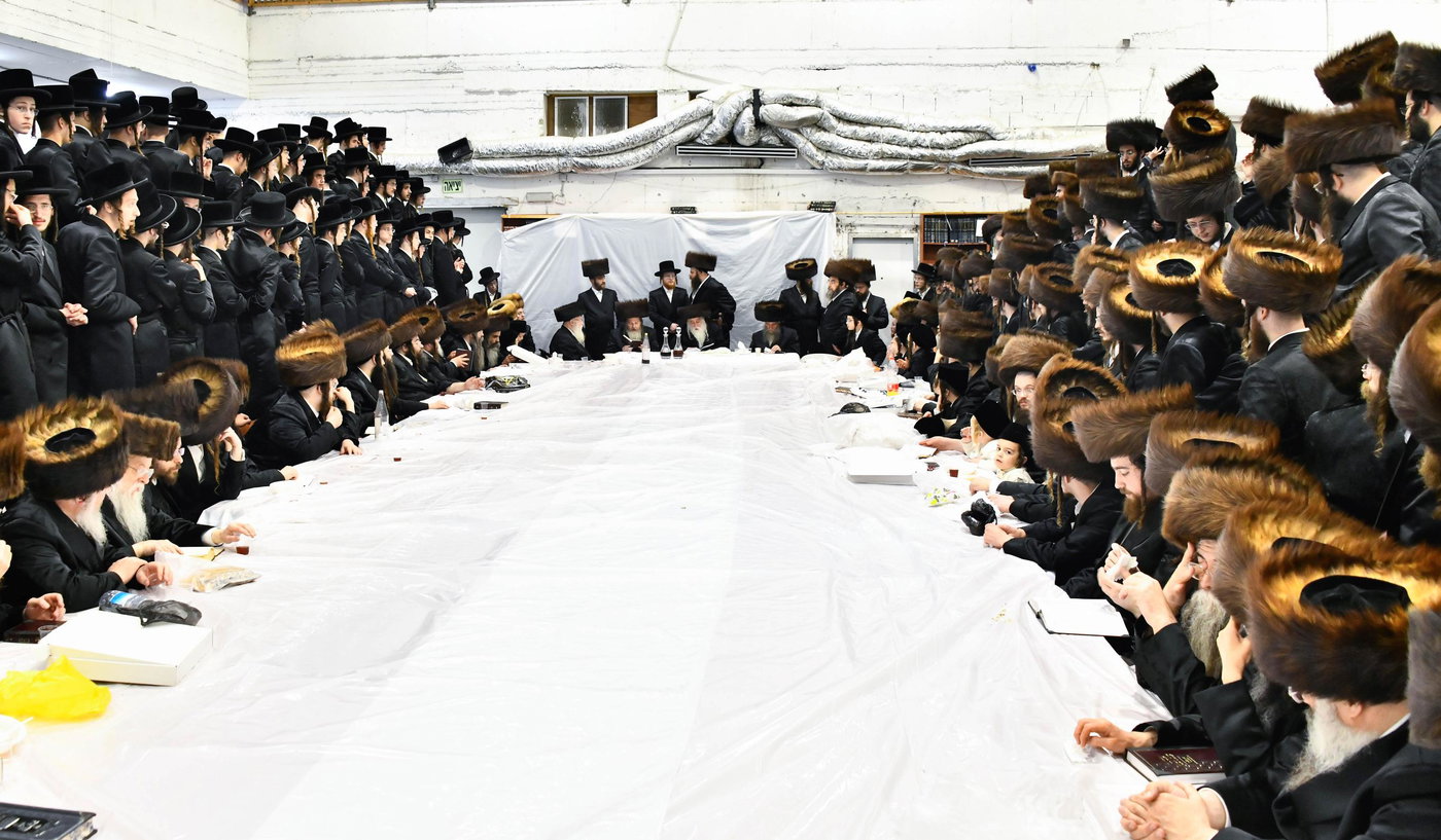 האדמו"ר ממכנובקא בעלזא בטיש נעילת החג