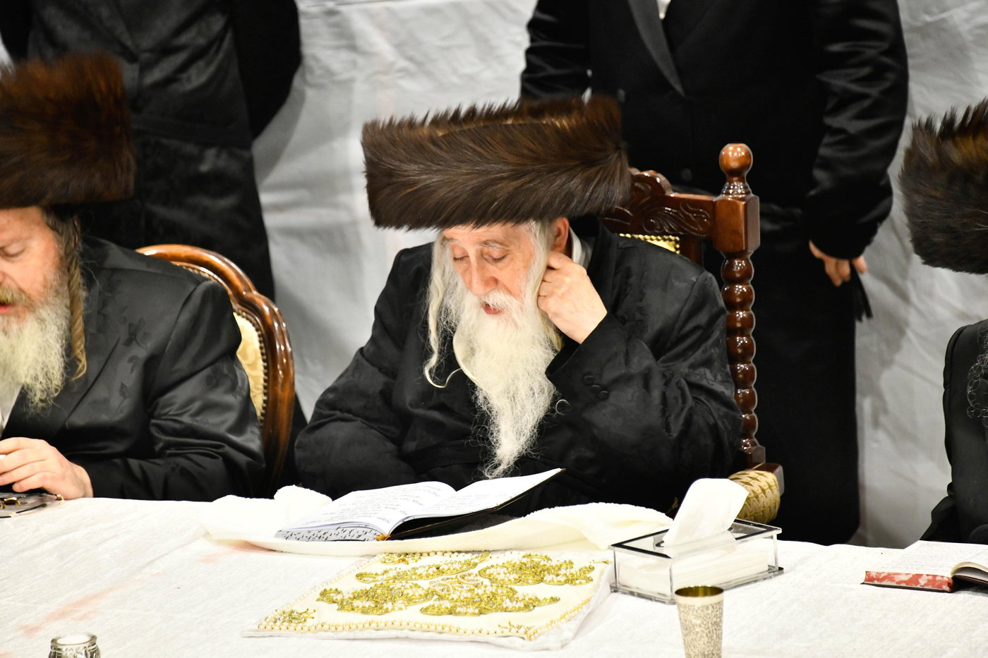 האדמו"ר ממכנובקא בעלזא בטיש נעילת החג