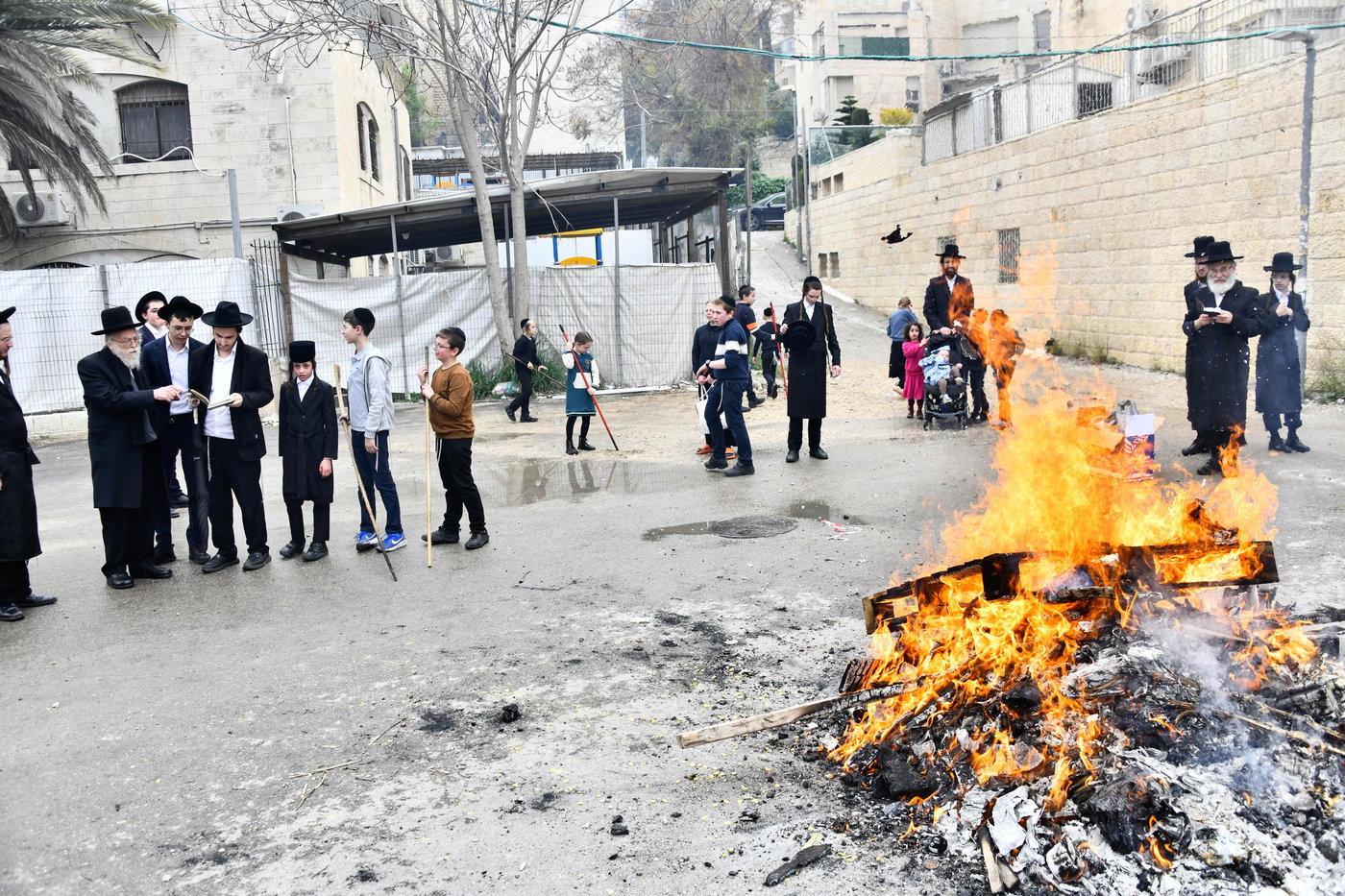 הגאון רבי בנימין אלישיב בשריפת חמץ