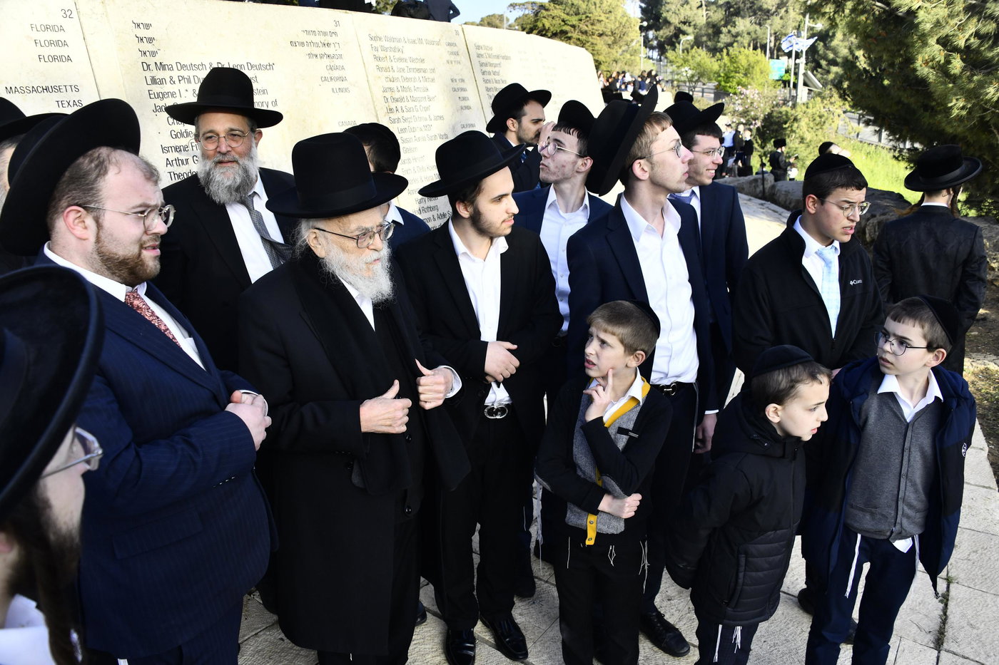 הגאון רבי בנימין אלישיב בתפילה בהר הצופים