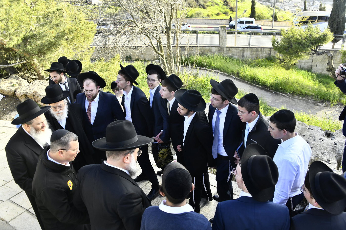 הגאון רבי בנימין אלישיב בתפילה בהר הצופים