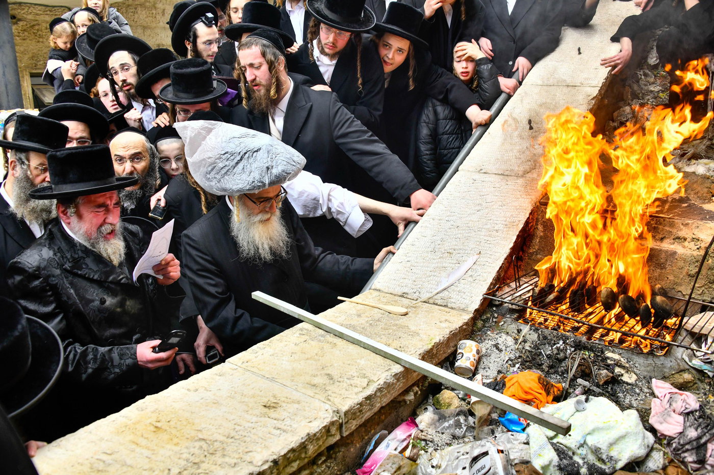 האדמו"ר מרחמסטריווקא בשריפת חמץ