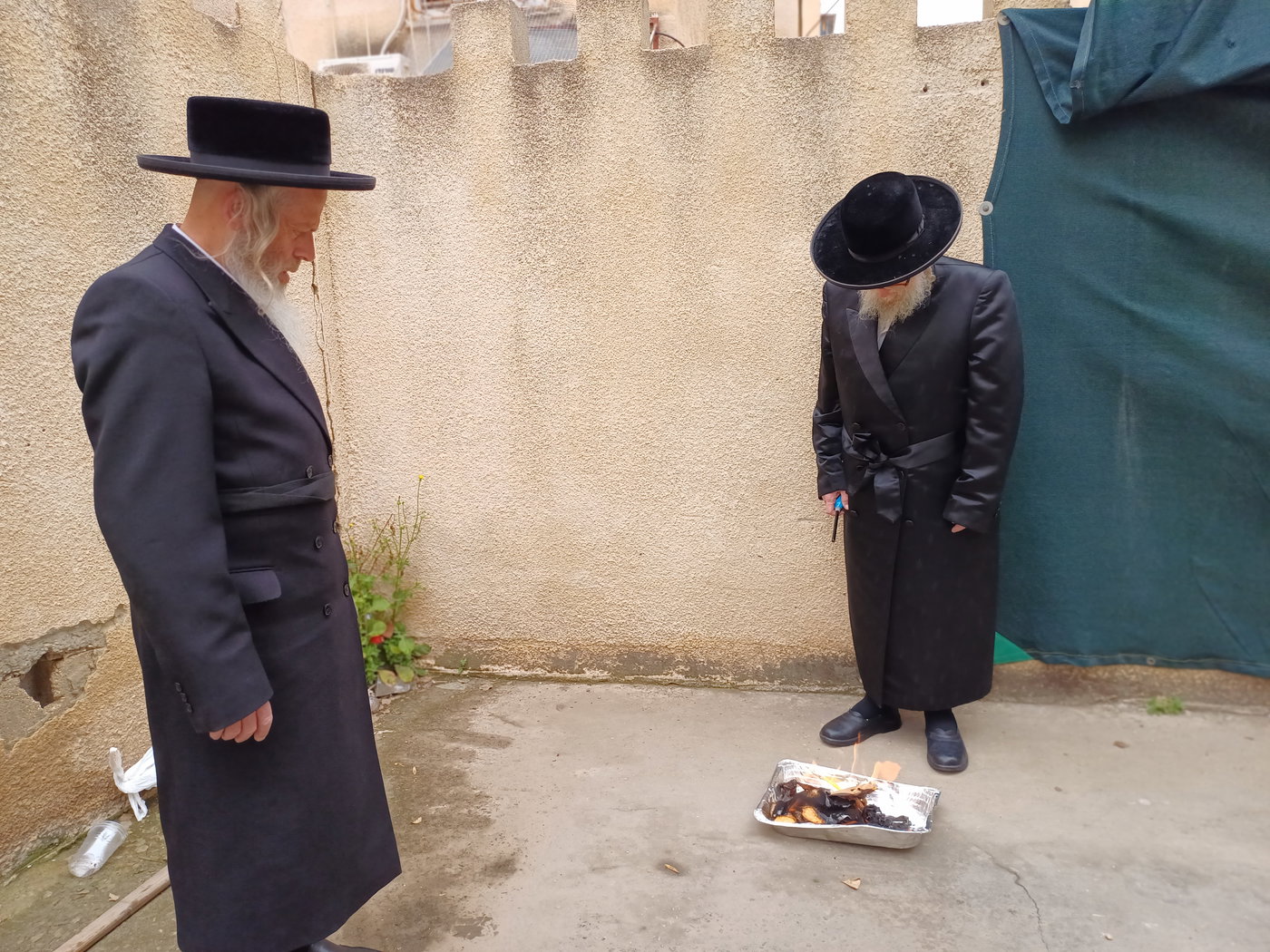 האדמו"ר מזלאטשוב בשריפת חמץ