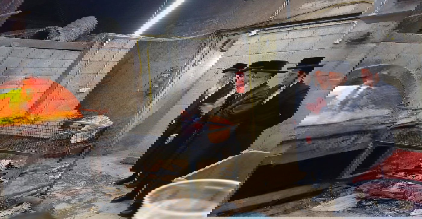 האדמו"ר מזלאטשוב באפיית מצות