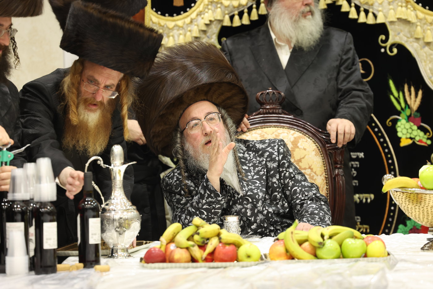 האדמו"ר מביאלה ב"ב בטיש חוה"מ פסח