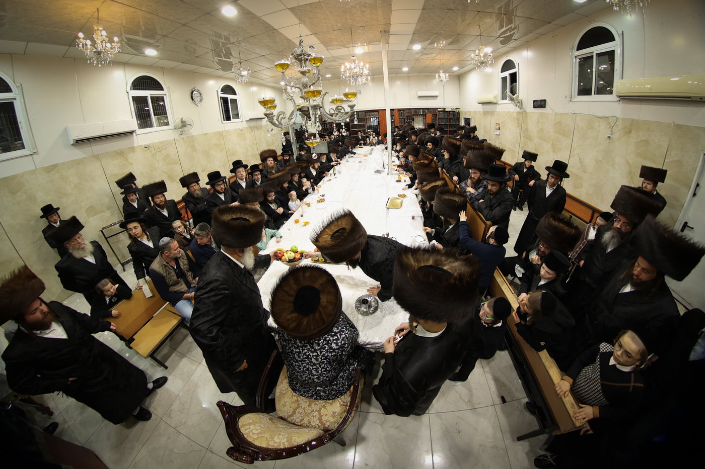 האדמו"ר מביאלה ב"ב בטיש חוה"מ פסח