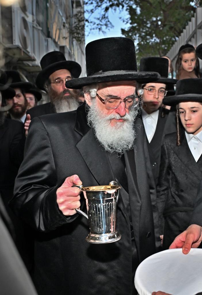 חג הפסח בחצה"ק ויזניץ