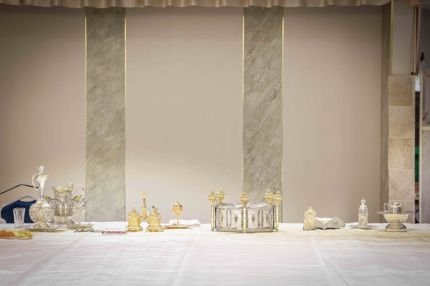 שולחן האדמו"ר מויז'ניץ בטיש חול המועד פסח