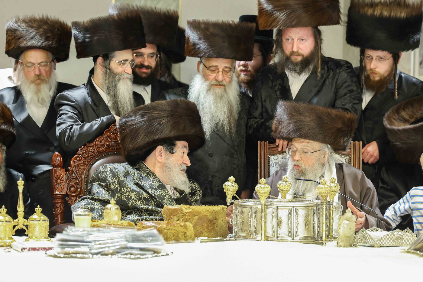 האדמו"ר מויז'ניץ בטיש חול המועד פסח