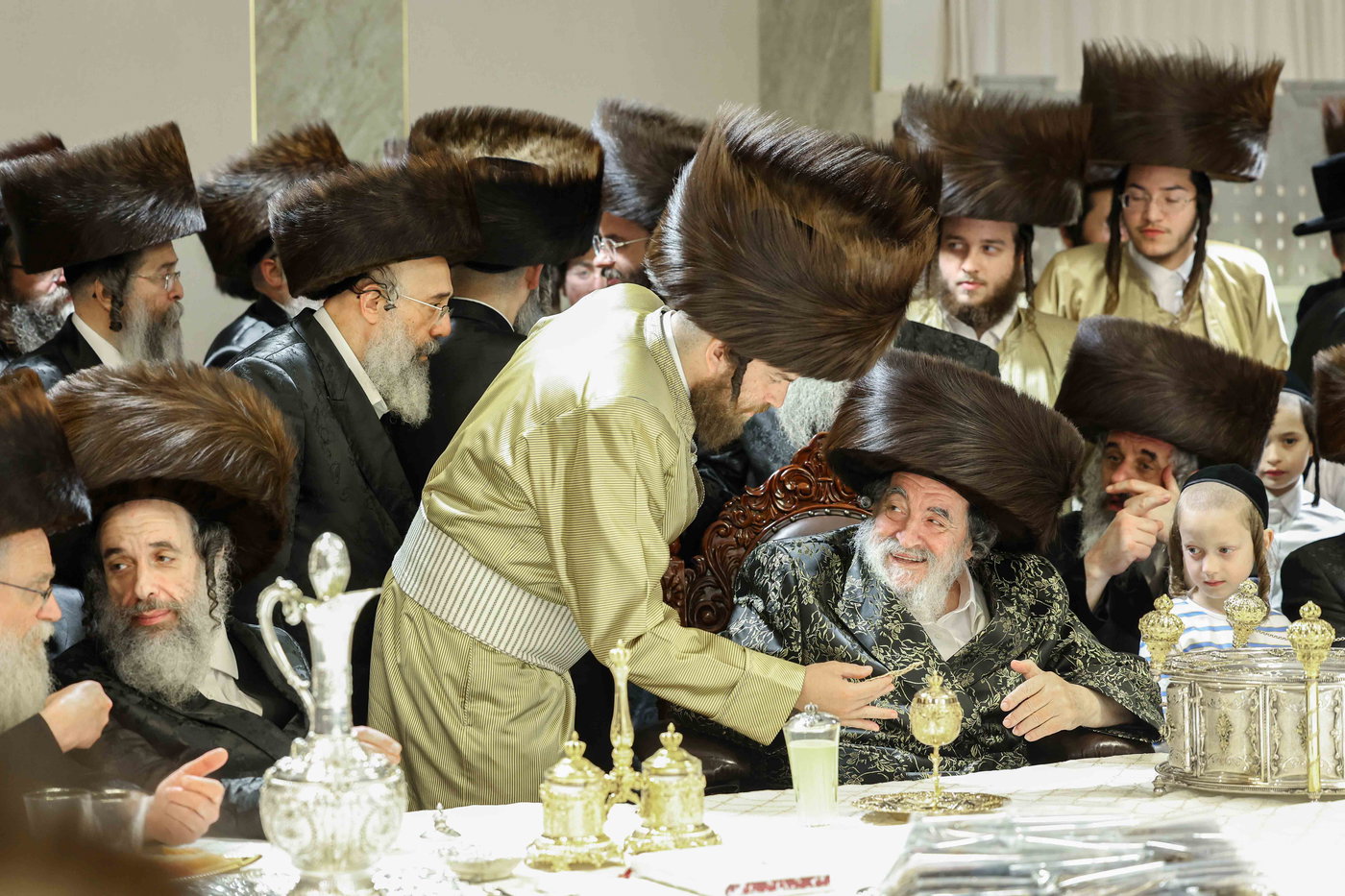 האדמו"ר מויז'ניץ בטיש חול המועד פסח