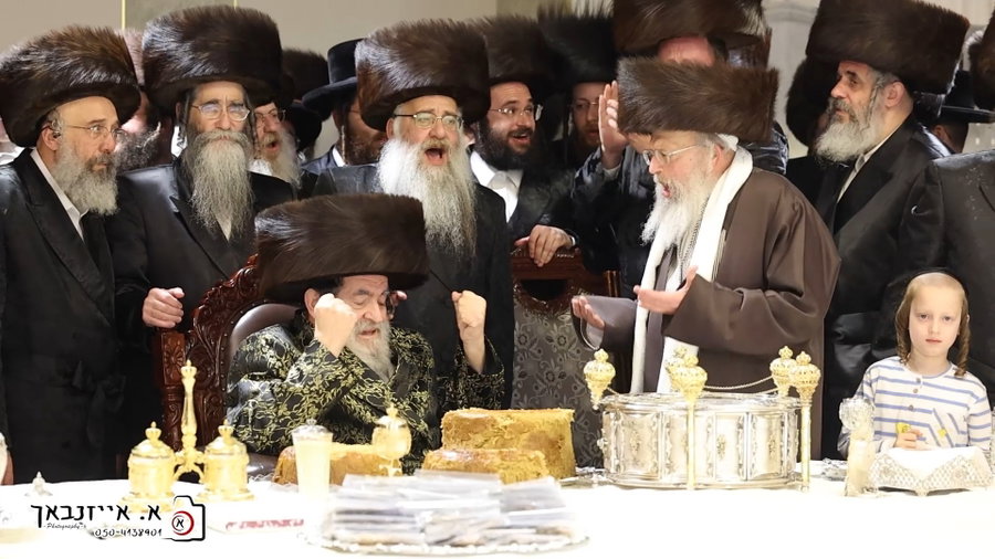 האדמו"ר מויז'ניץ בטיש חול המועד פסח
