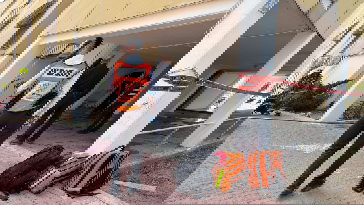 שריפה בבניין מגורים באשדוד: אם ובתה הפעוטה חולצו במצב בינוני