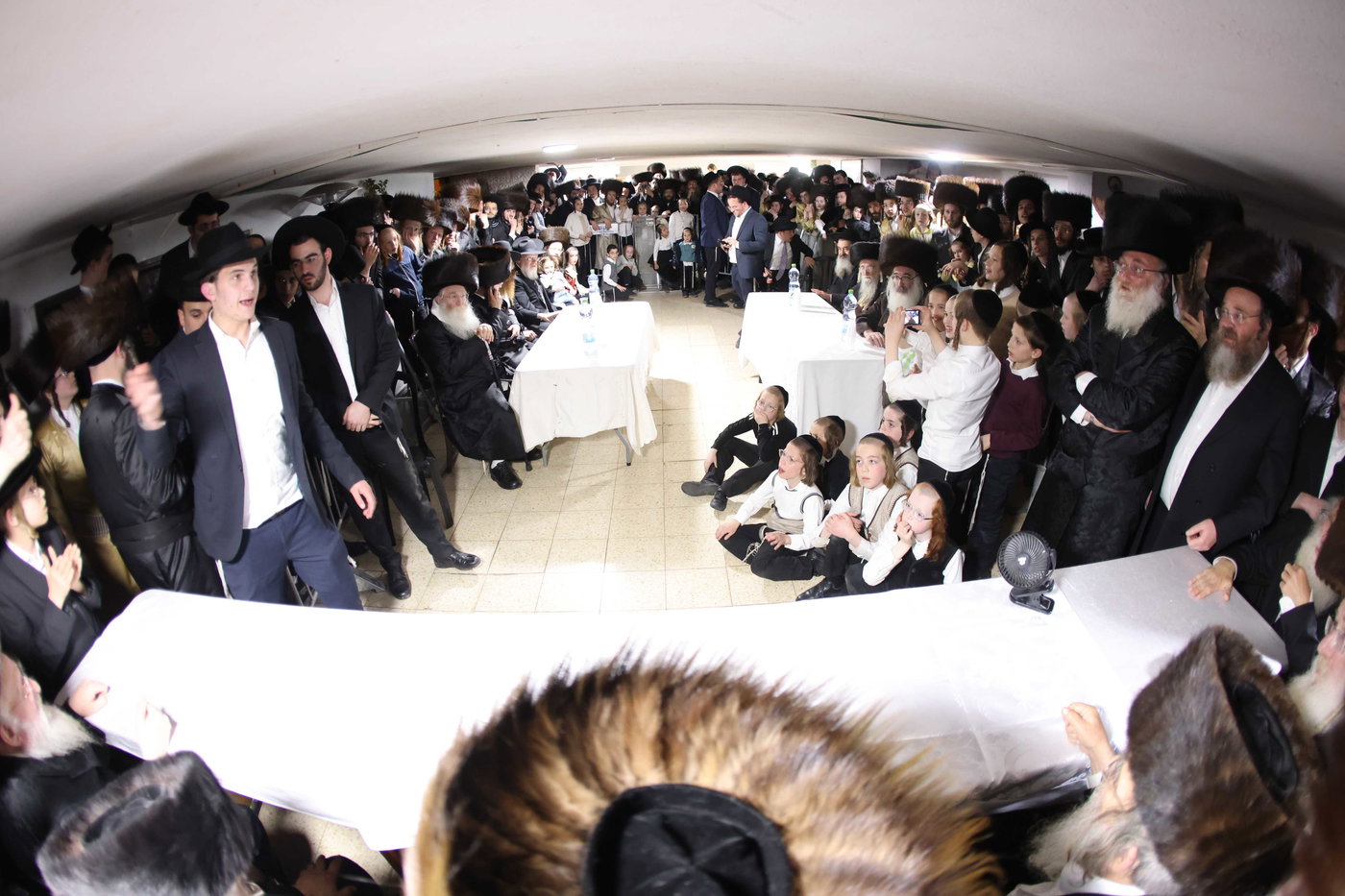 חג הפסח במעונו של הגר"מ שטרנבוך