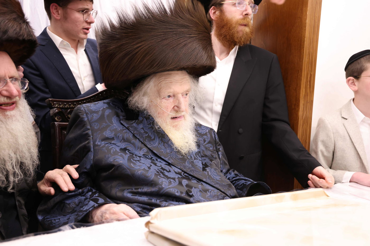 חג הפסח במעונו של הגר"מ שטרנבוך