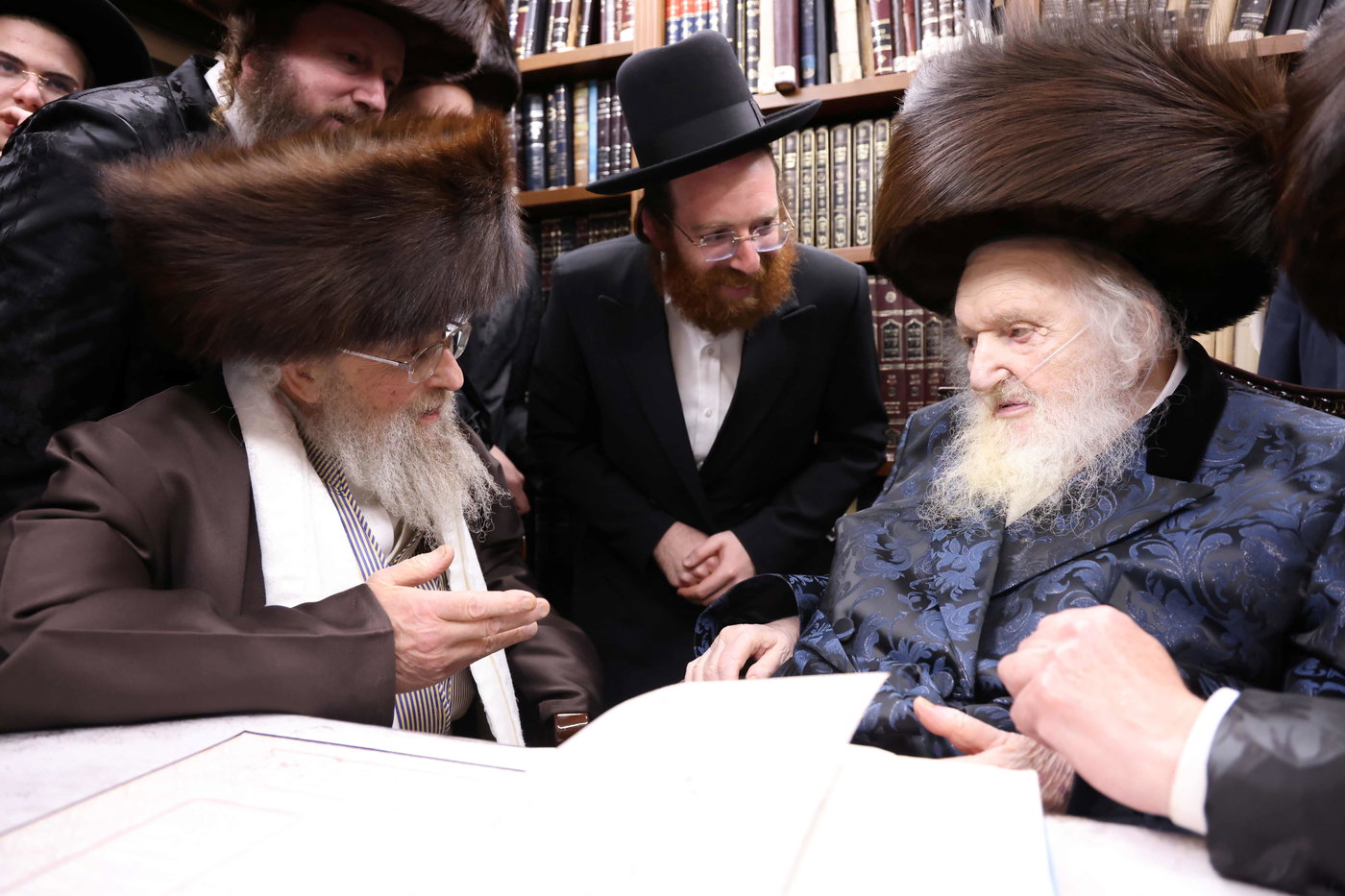 חג הפסח במעונו של הגר"מ שטרנבוך