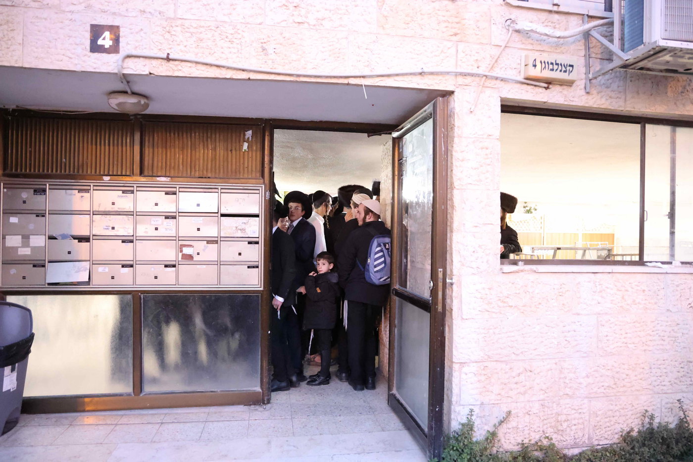 חג הפסח במעונו של הגר"מ שטרנבוך