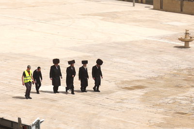 חג הפסח בחצה"ק זוועיהיל