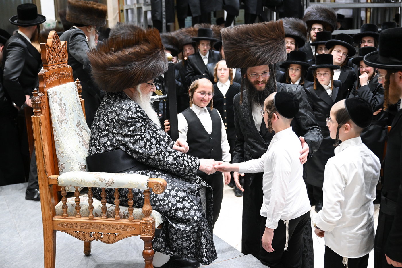 הקבלת פני רבו ברגל בחצה"ק צאנז