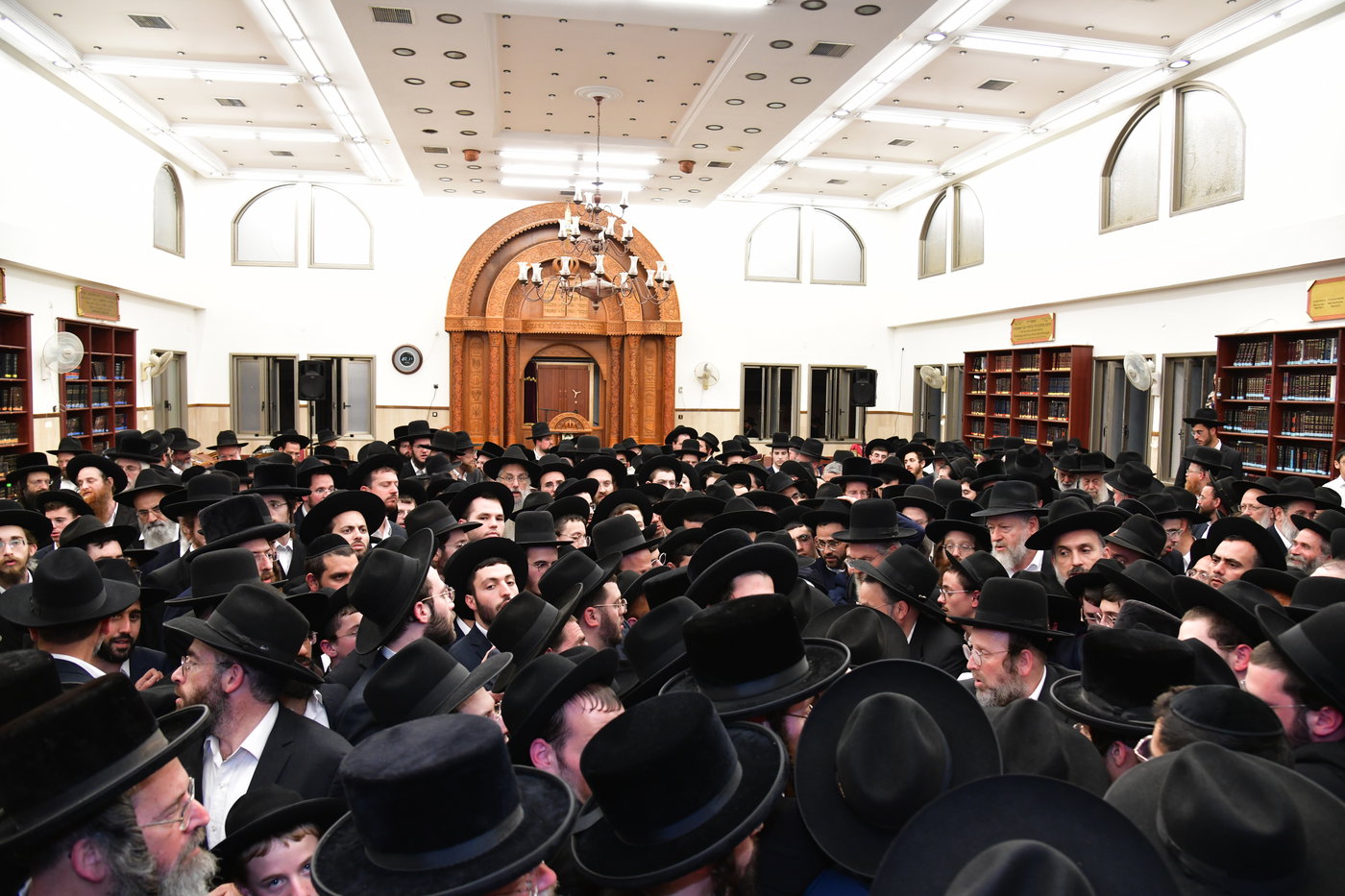 מסע הלויית הגר"א אלטמן זצ"ל