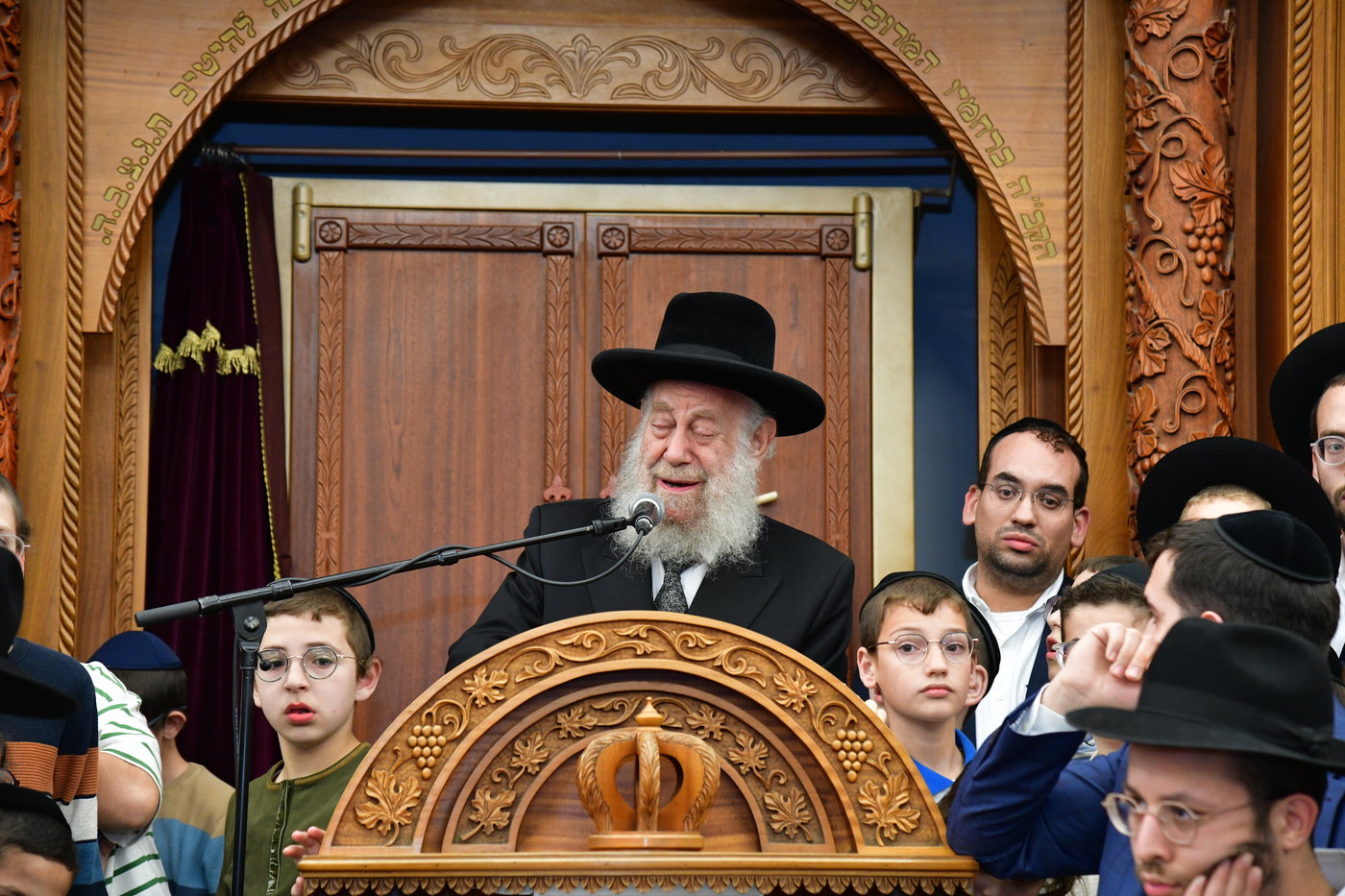 מסע הלויית הגר"א אלטמן זצ"ל