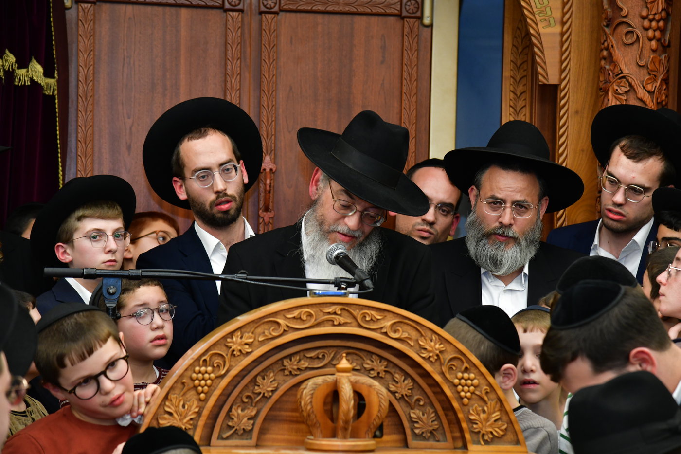 מסע הלויית הגר"א אלטמן זצ"ל