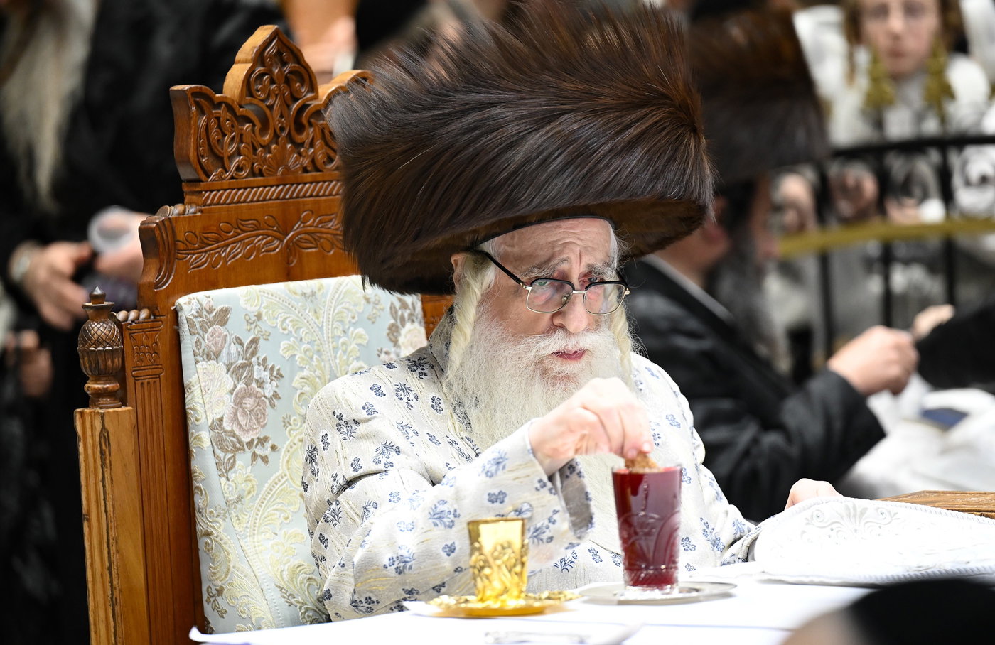 האדמו"ר מצאנז בטיש שביעי של פסח
