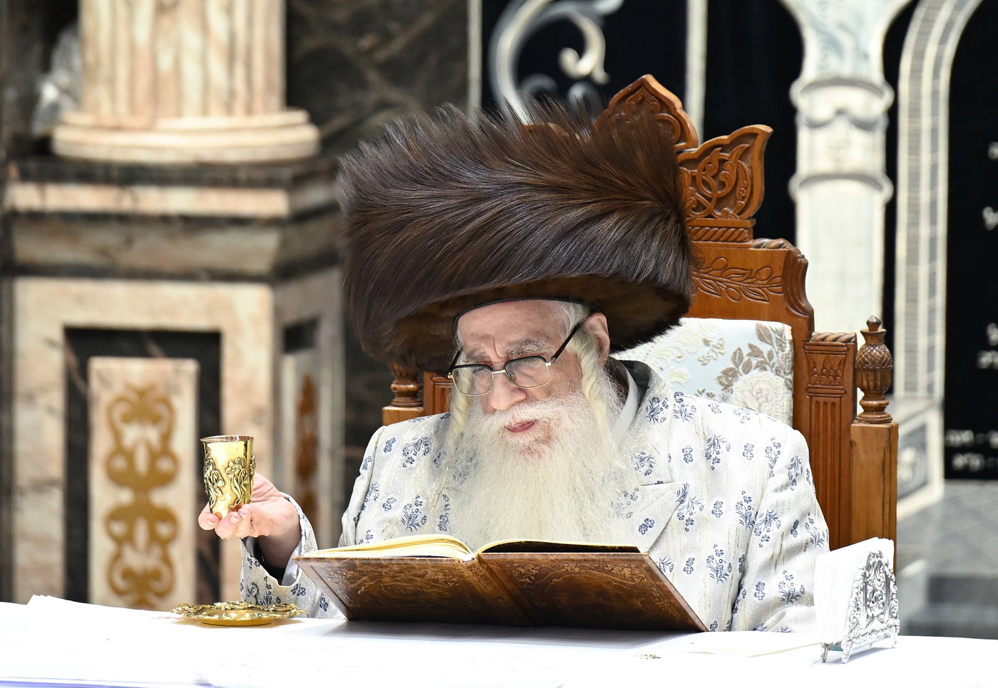 האדמו"ר מצאנז בטיש שביעי של פסח