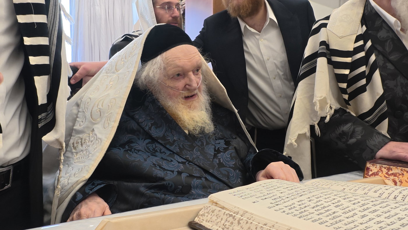 חג הפסח במעונו של הגר"מ שטרנבוך