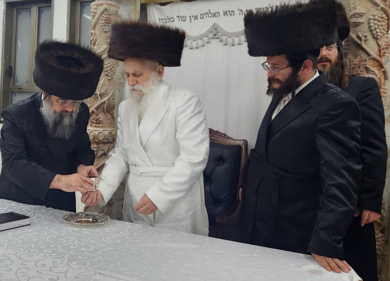 חג הפסח בחצה"ק בוטשאן