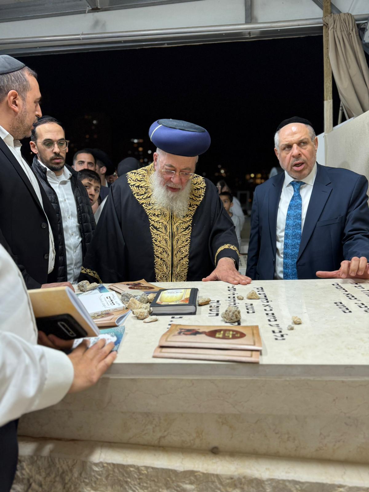 עליה לציון הגר"מ מאזוז זצ"ל