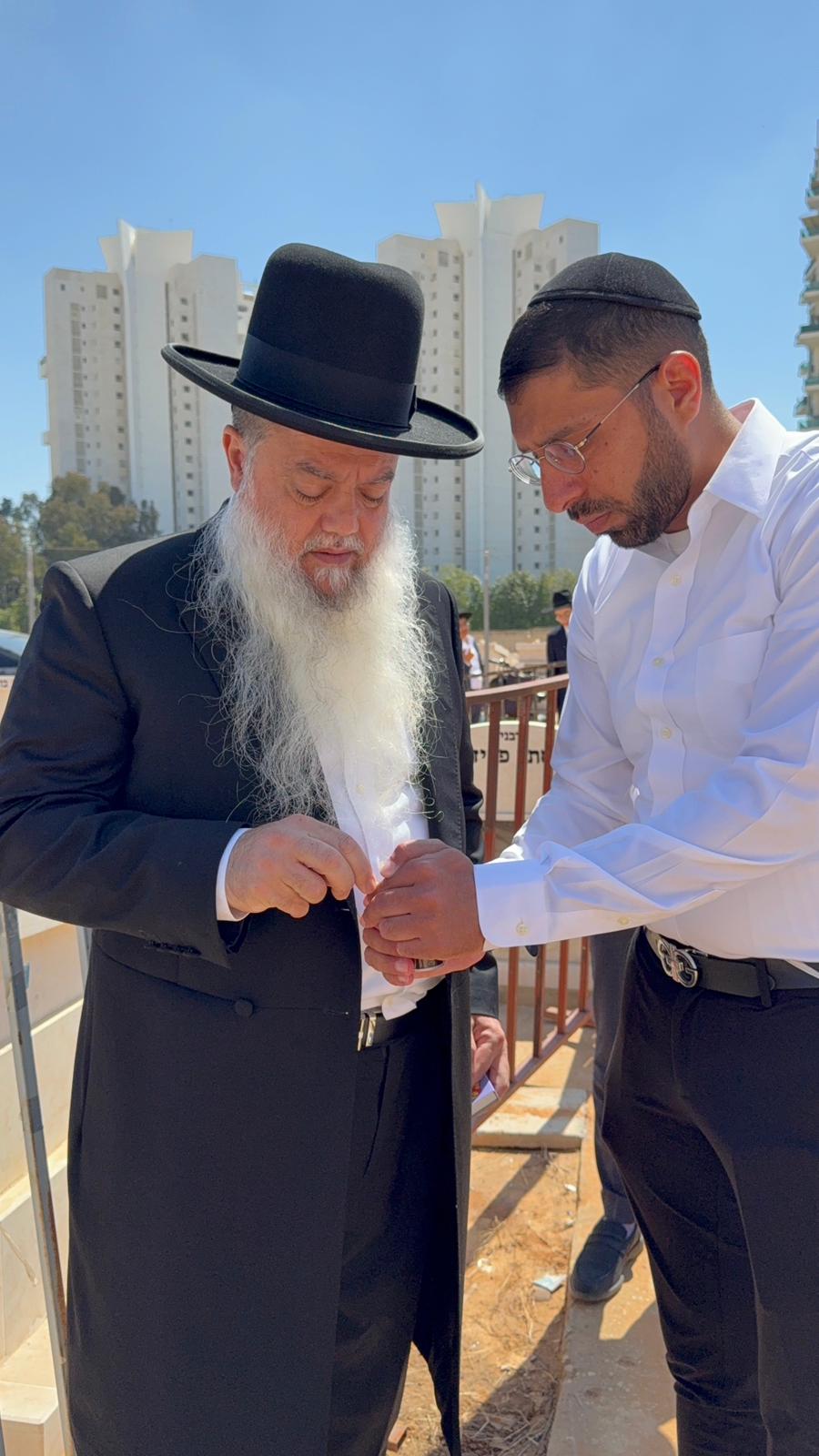 עליה לציון הגר"מ מאזוז זצ"ל