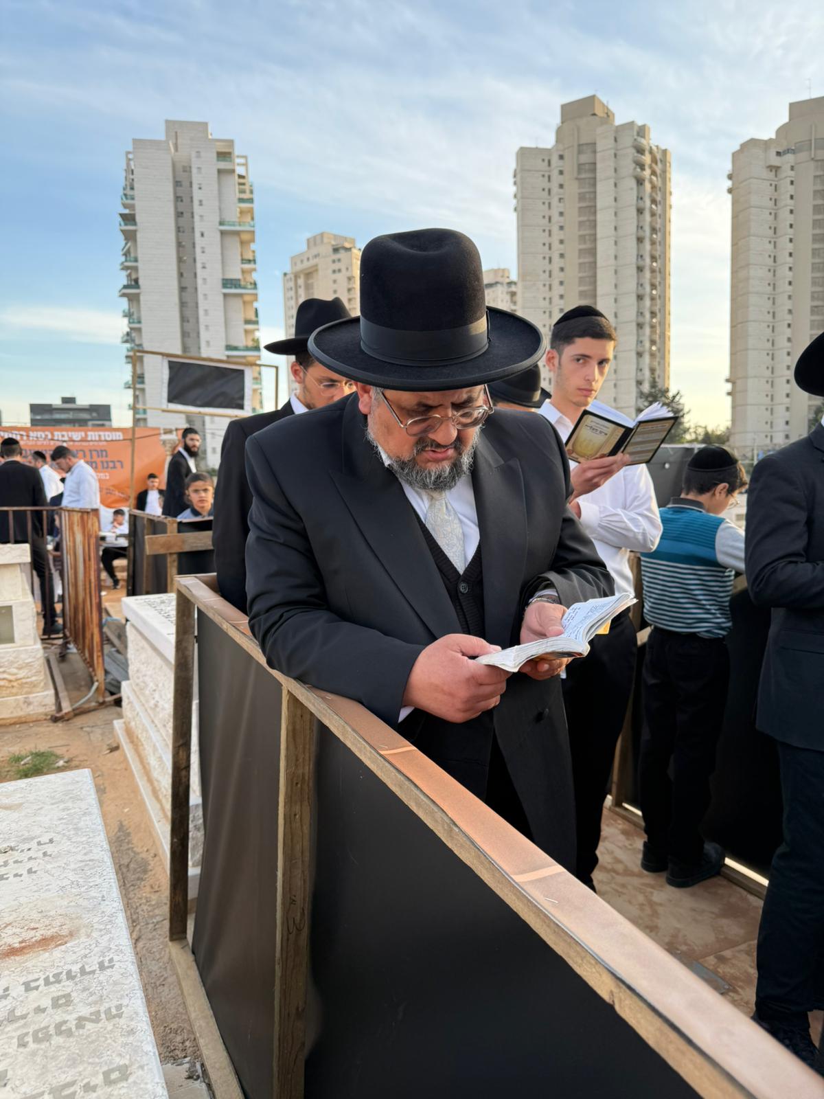 עליה לציון הגר"מ מאזוז זצ"ל