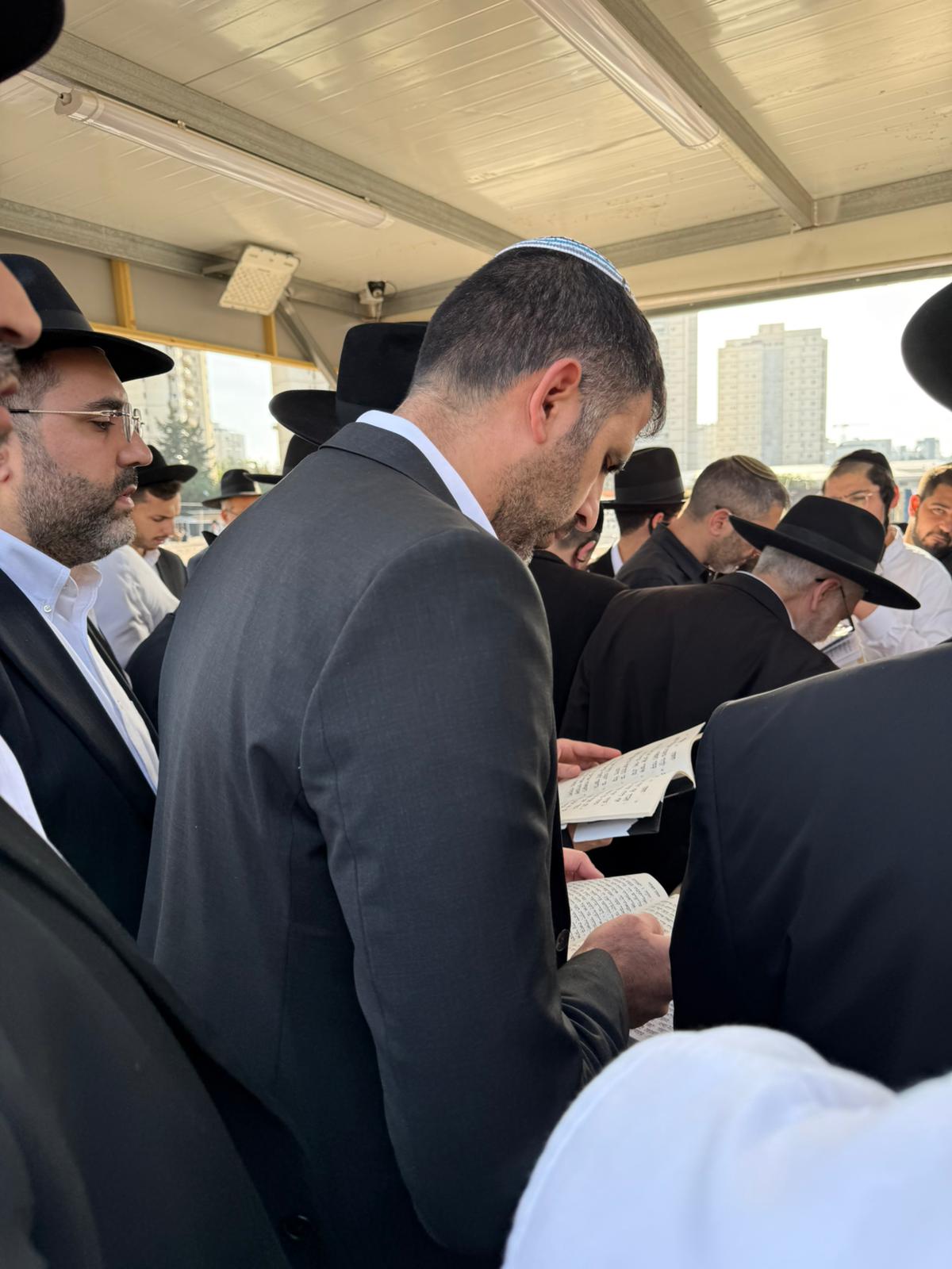 עליה לציון הגר"מ מאזוז זצ"ל