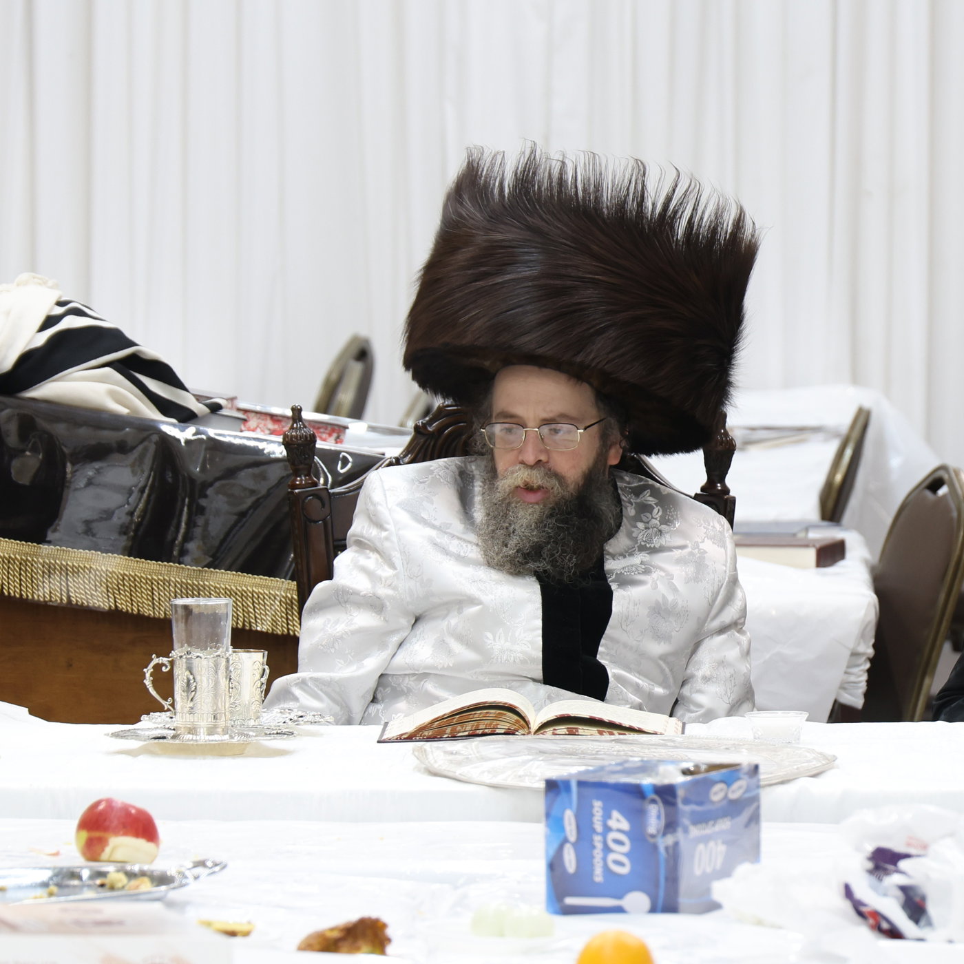 האדמו"ר קרעטשניף סיגעט ווילאמסבורג בנעילת החג