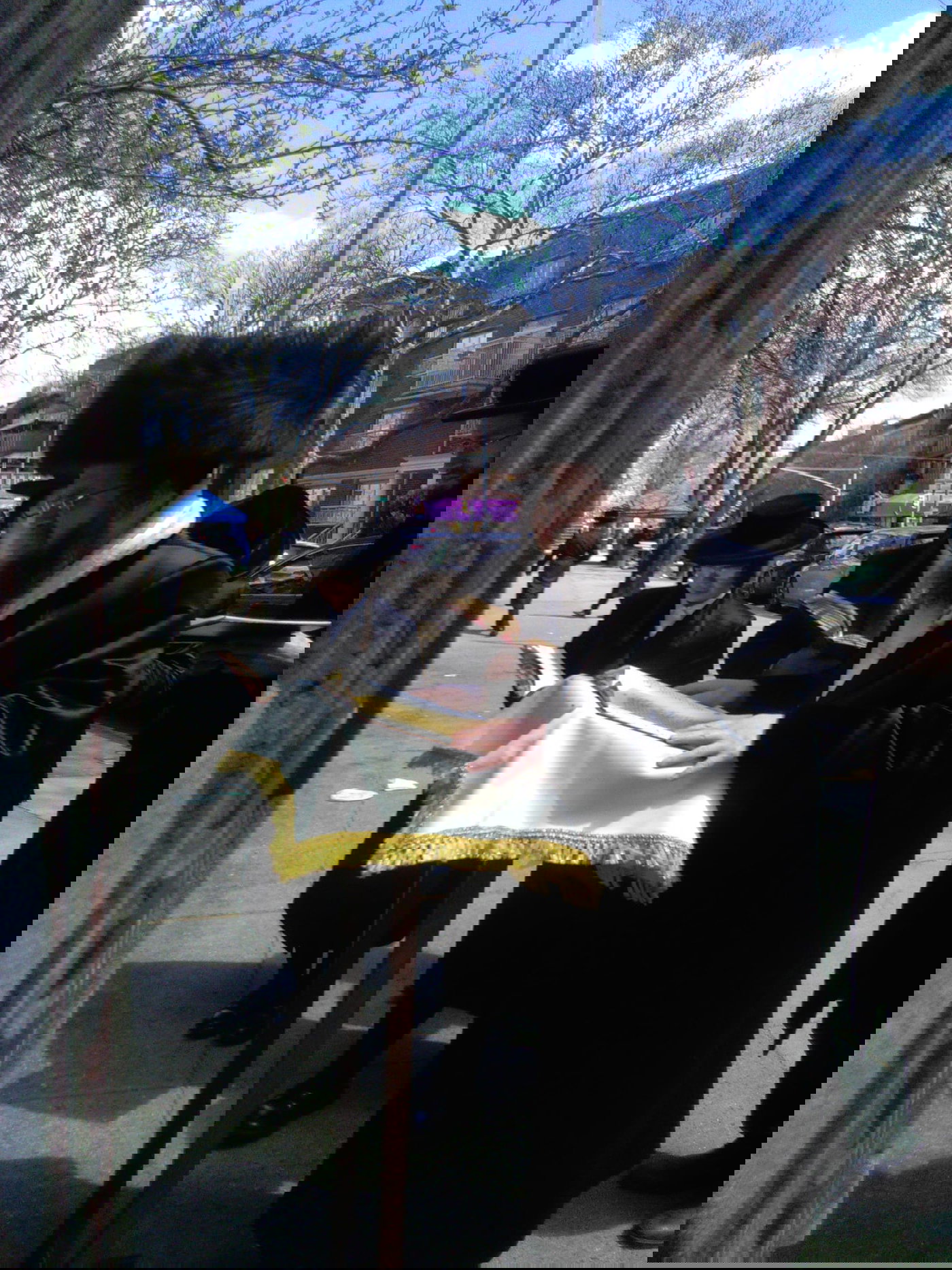 האדמו"ר מקרעטשניף סיגעט ווילאמסבורג בברכת האילנות