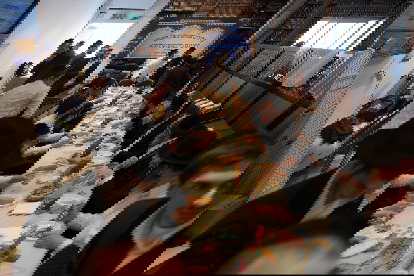 הינוקא עם האברכים