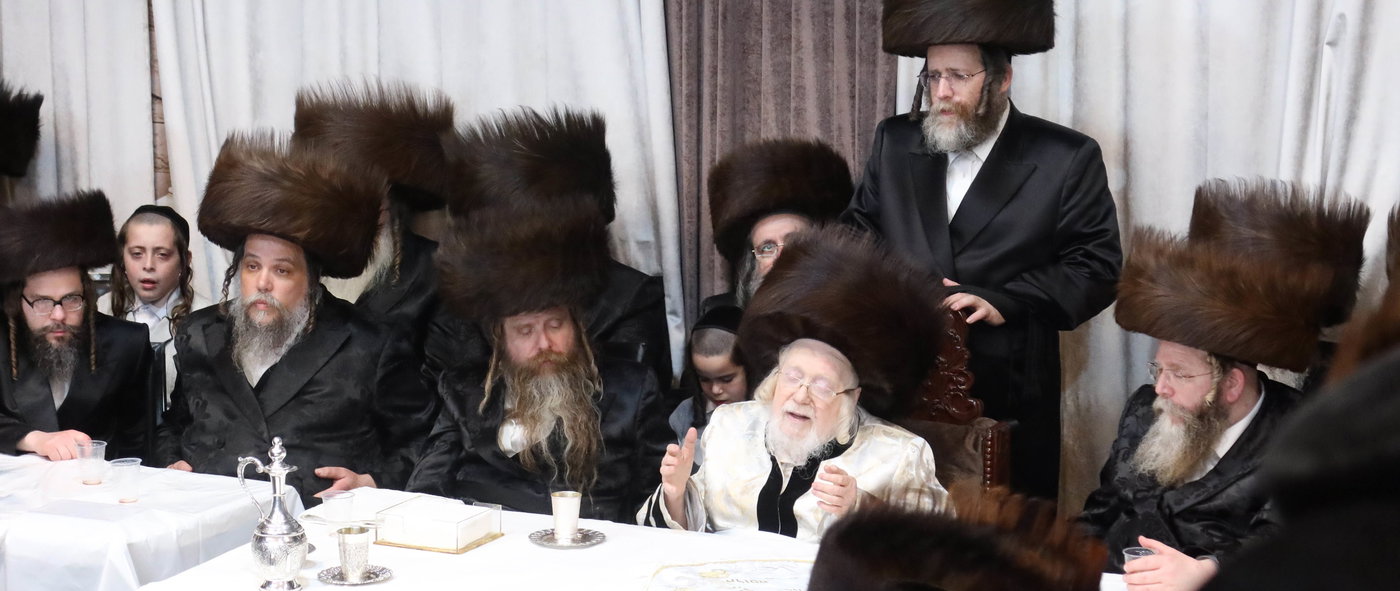 חג הפסח בחצה"ק קרעטשניף