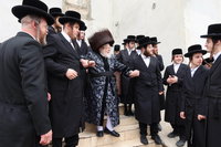 חג הפסח בחצה"ק קרעטשניף