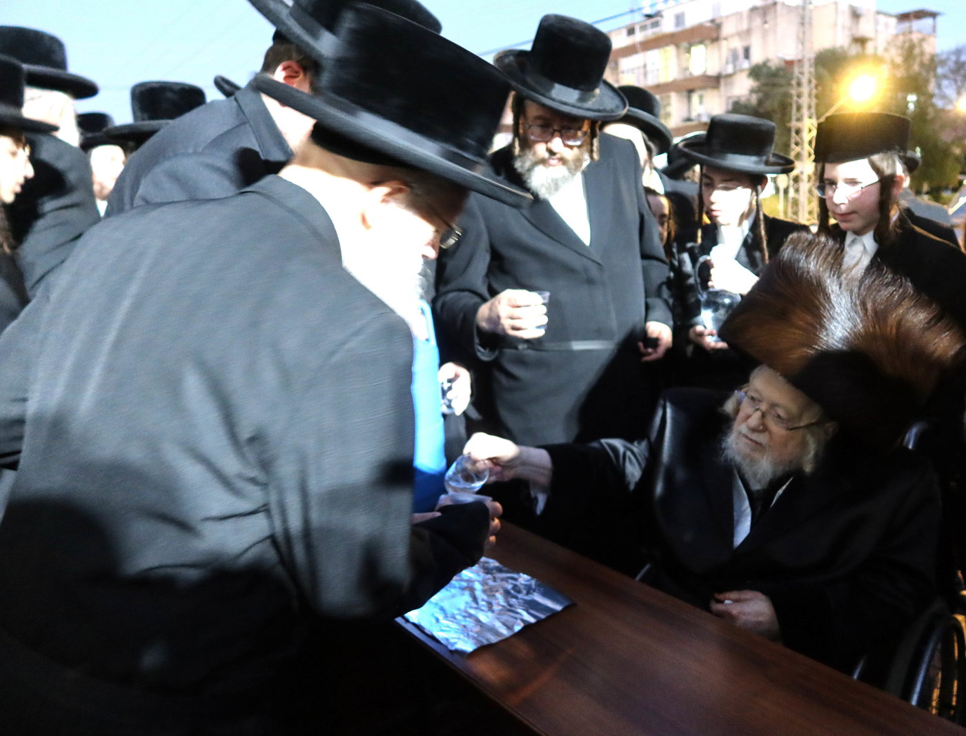 חג הפסח בחצה"ק קרעטשניף