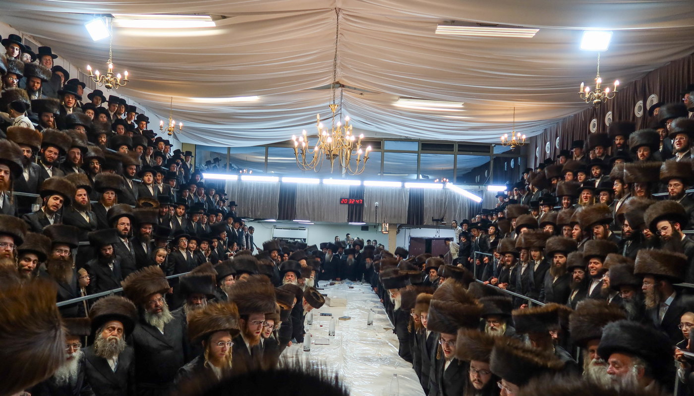 חג הפסח בחצה"ק קרעטשניף